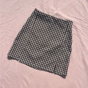 Adorable brown and white Brandy Melville skirt